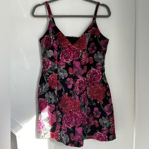 Floral Cocktail Dress with Pockets! - Size Medium